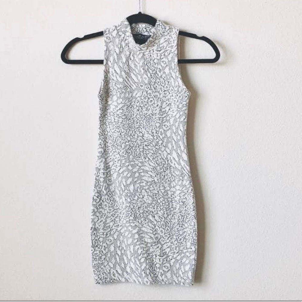 TOPSHOP PETITE Animal Print Jacquard Bodycon Dress